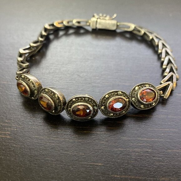 Silver .925 Ladies 7.5" Chain Bracelet Faux Faceted Red Stones - Picture 8 of 8